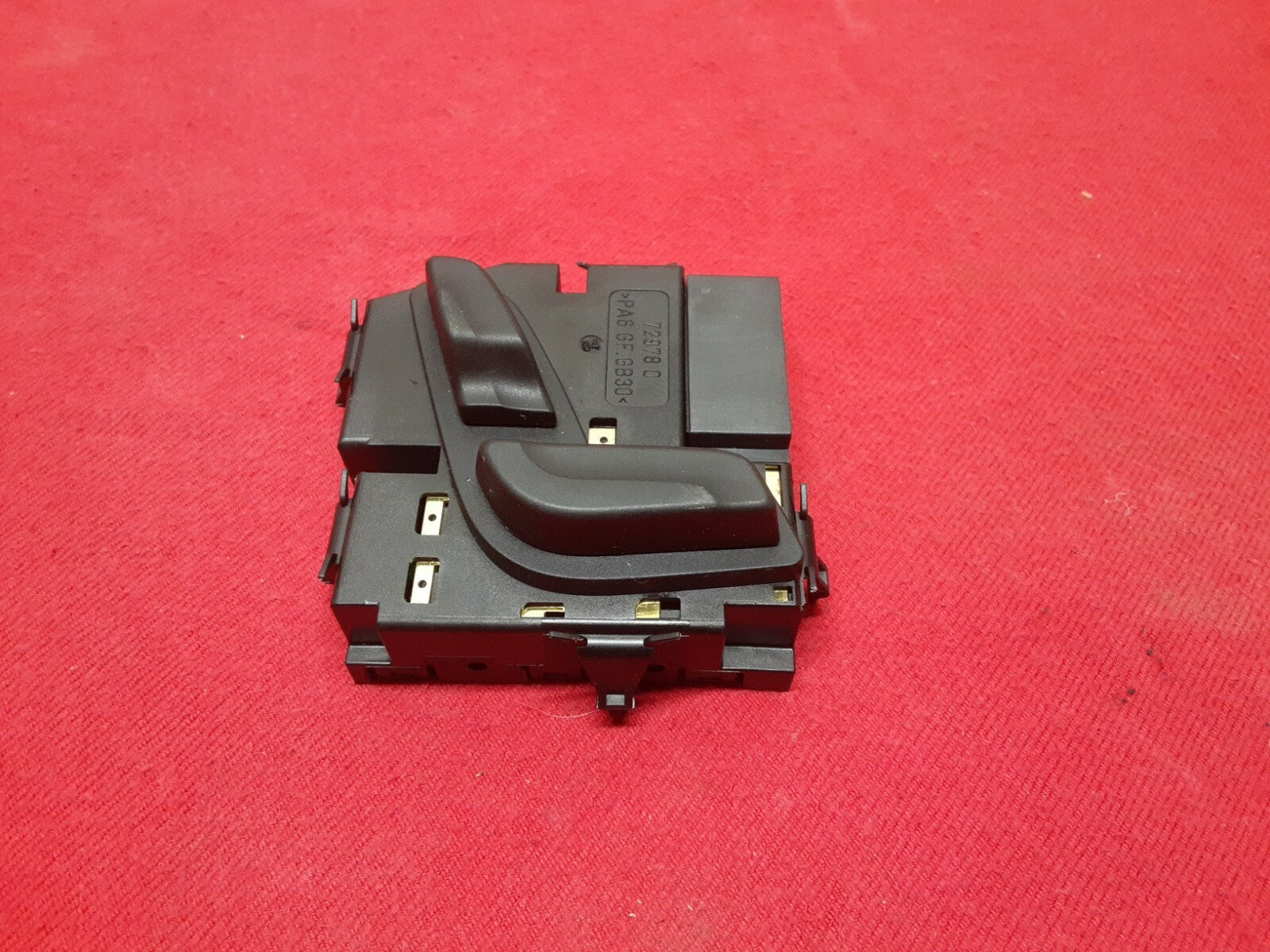 2012 Mercedes C-Class RIGHT PASSENGER Seat Tilt Forward Back Switch 2048701758
