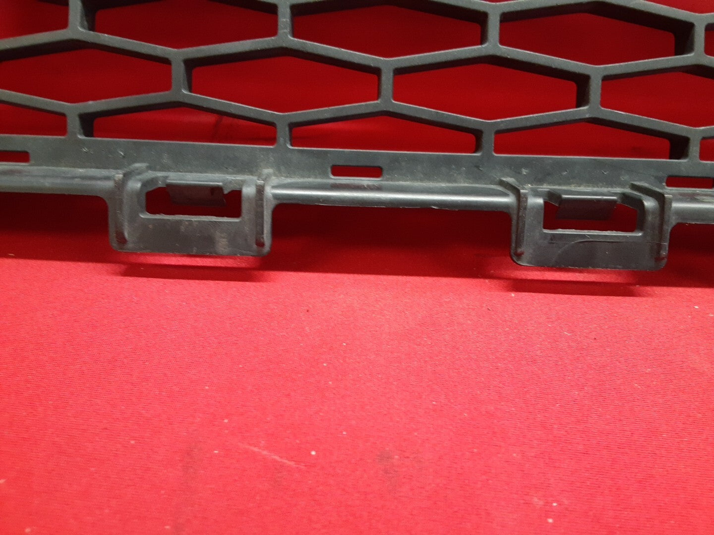 2016 Land Rover Discovery Sport FRONT LOWER Bumper Grille FK72-17K945-A