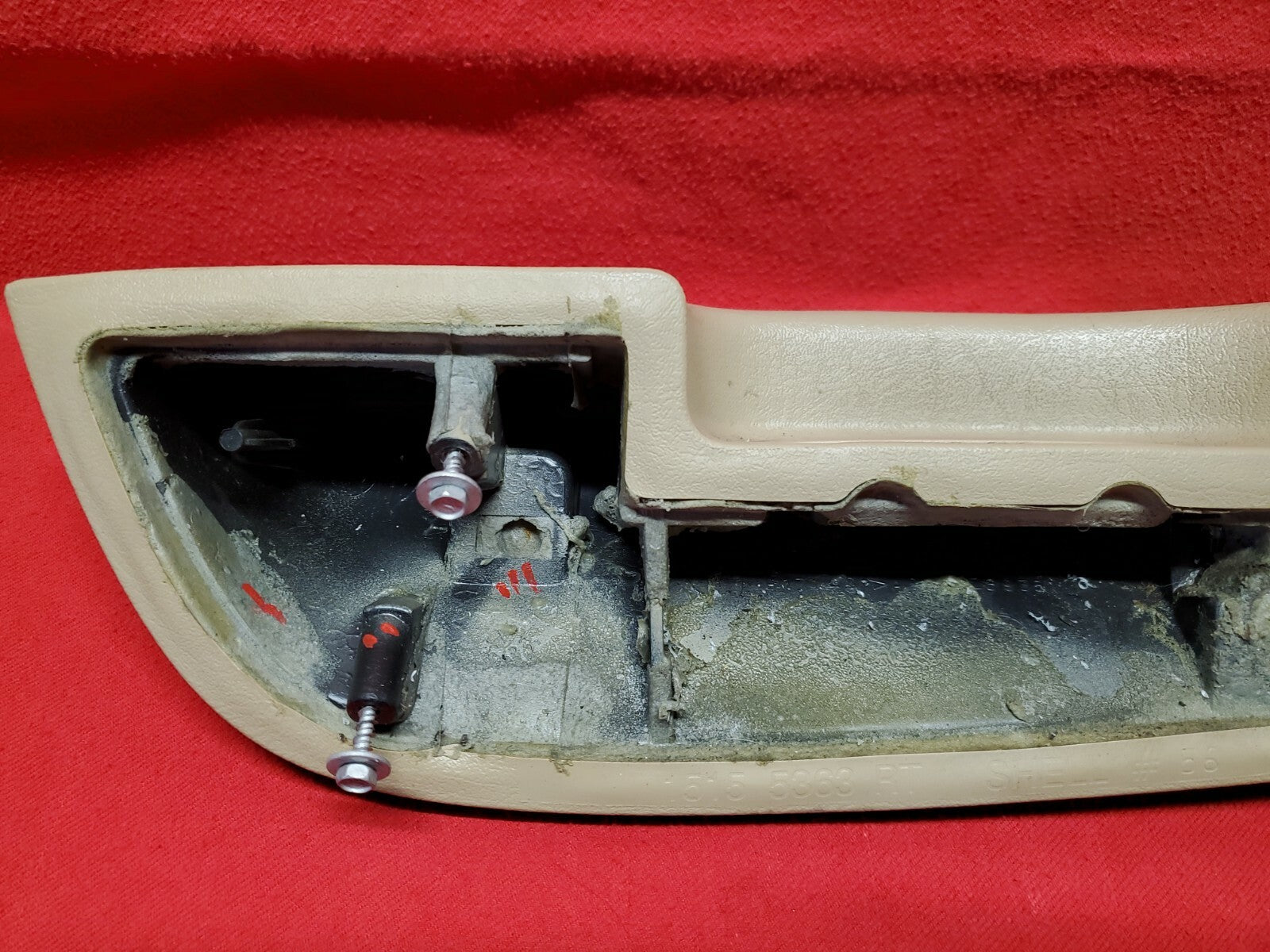 2005 2006 2007 2008 Chevrolet Chevy Trailblazer REAR RIGHT Door Arm Rest Tan