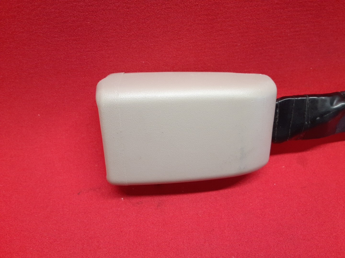 2007 2008 2009 Mazda CX-7 FRONT RIGHT PASSENGER Seat Belt Buckle EGY1-57-620A-34