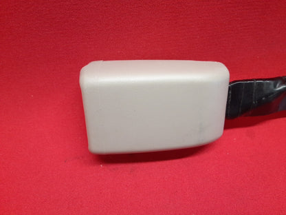 2007 2008 2009 Mazda CX-7 FRONT RIGHT PASSENGER Seat Belt Buckle EGY1-57-620A-34