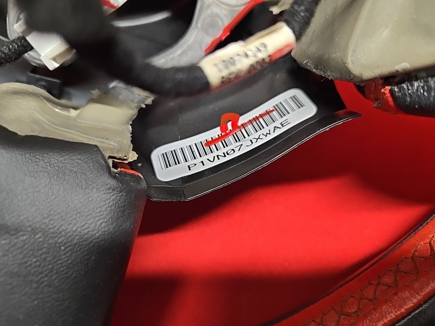 2013 2014 2015 2016 Fiat 500 / Fiat 500e Steering Wheel Black & Red Leather