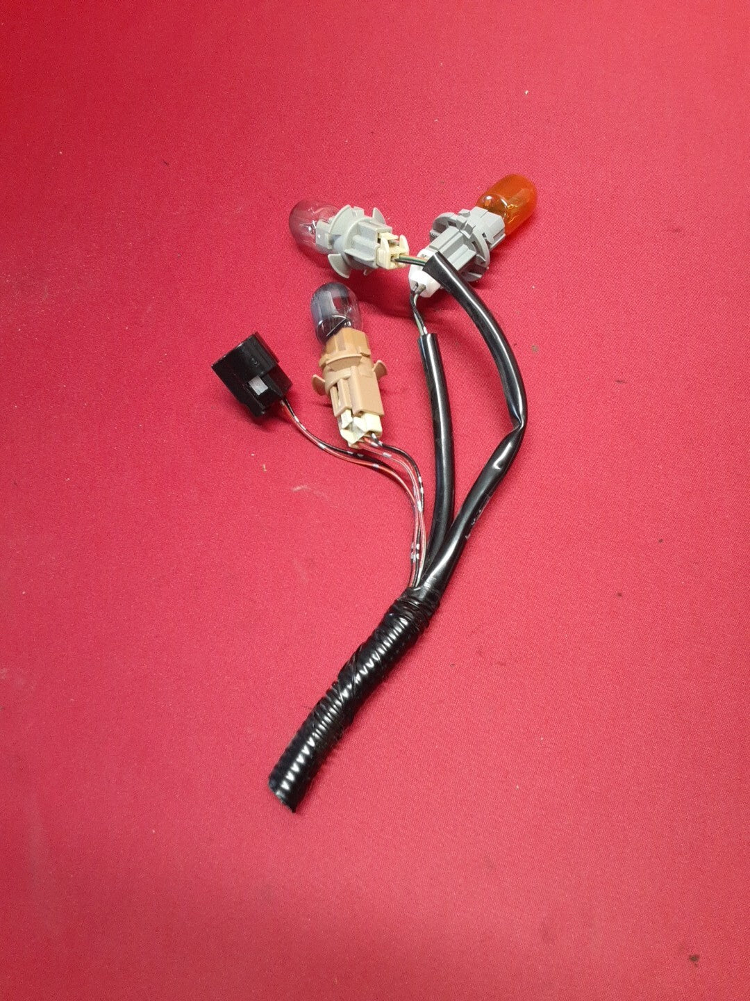 2007-2009 Mazda CX-7 2.3L LEFT or RIGHT Taillight Lamp Harness Socket PIGTAIL