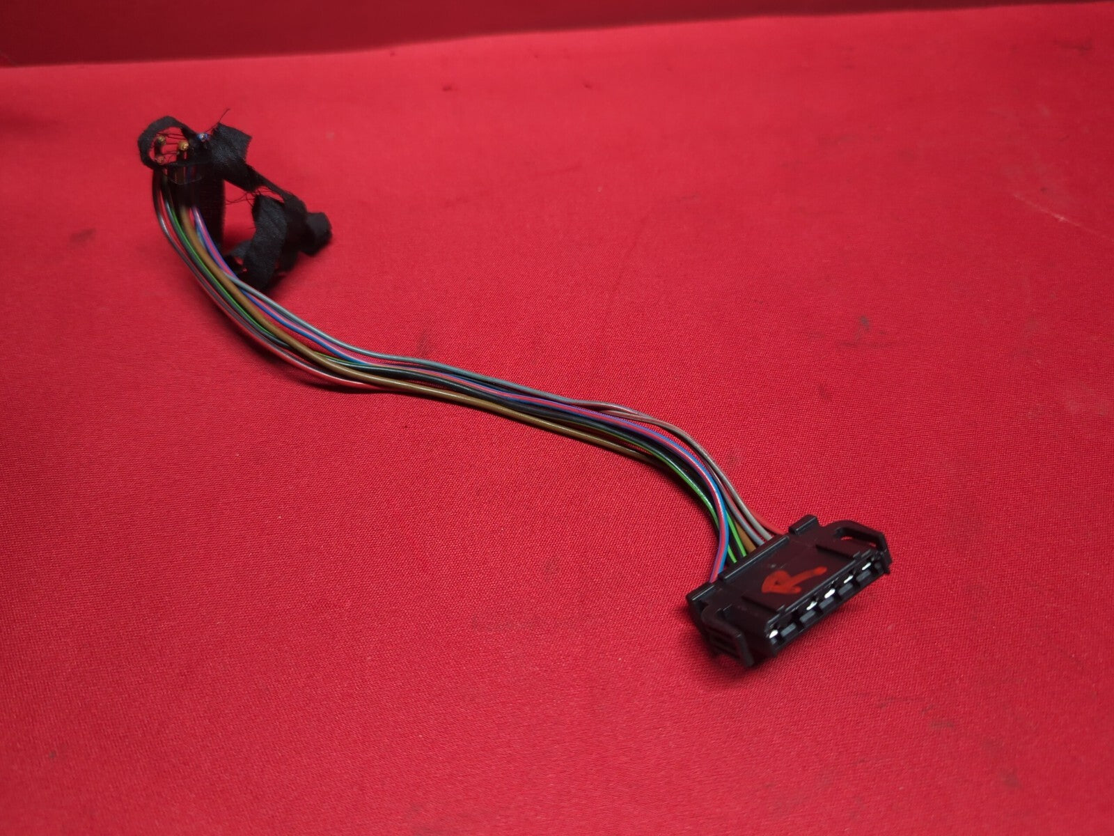 2002 - 2005 Audi Wagon RIGHT Tail Light Lamp Assembly 	4B9-945-095-G-3FZ PIGTAIL