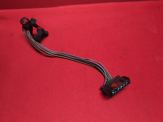 2002 - 2005 Audi Wagon RIGHT Tail Light Lamp Assembly 	4B9-945-095-G-3FZ PIGTAIL