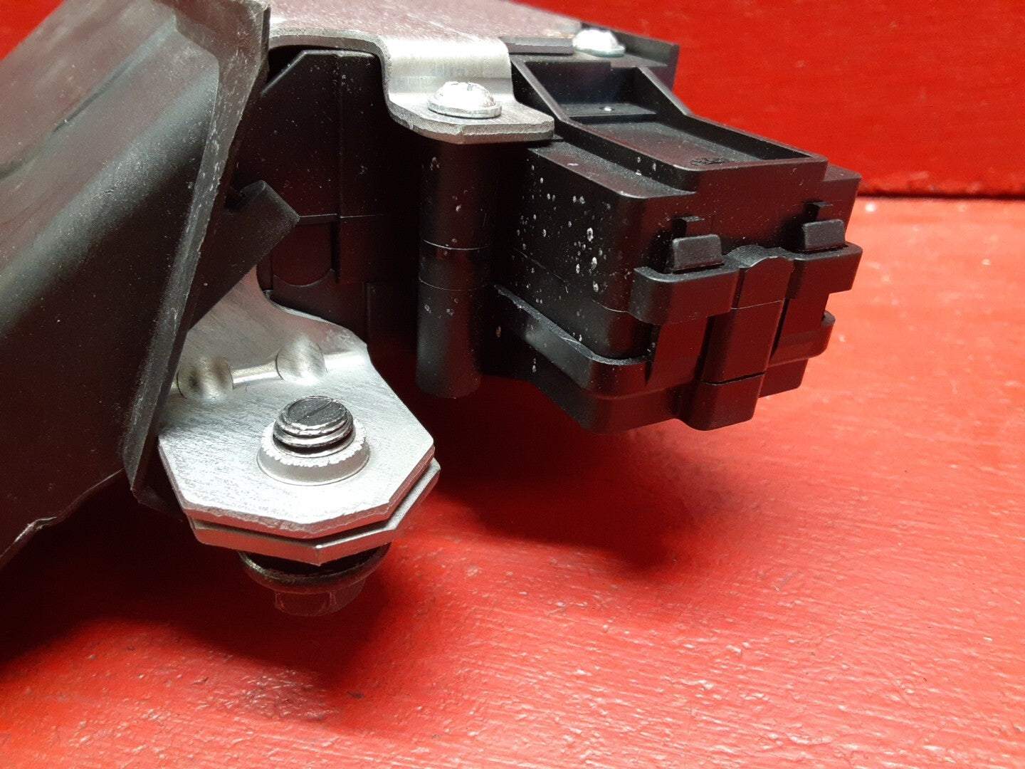 2005 - 2011 Volvo V50 Tailgate Trunk Lid Boot Lock Latch Actuator