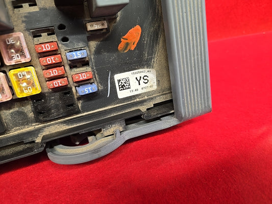 08-10 GM Chevrolet Tahoe Engine Harness Junction Fuse Relay Box [ Hybrid Model ]