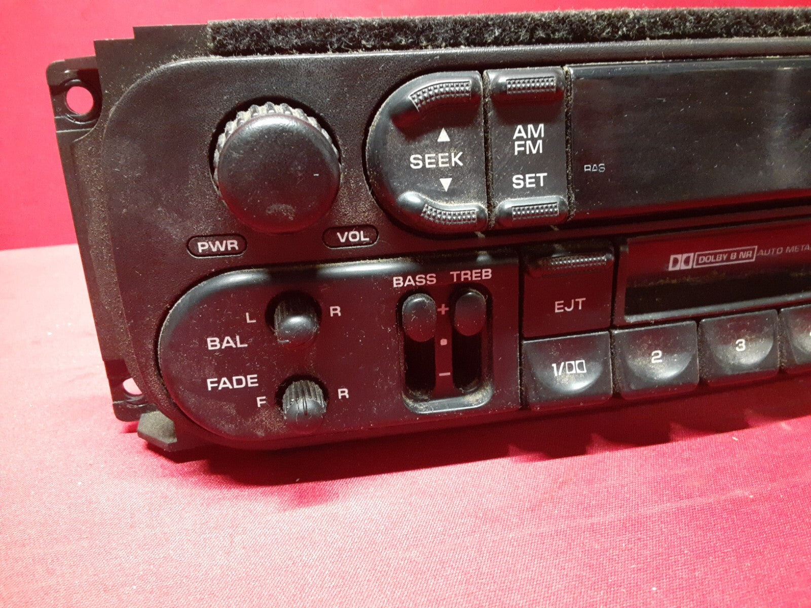 2001 2002 Dodge Chrysler Jeep Radio AM/FM Cassette Stereo 56038931AB