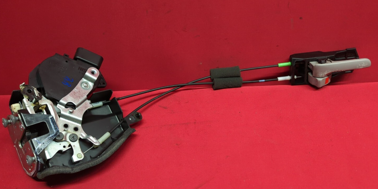2001 - 2007 REAR RIGHT Door Latch Lock Actuator Assembly w/ Cables 69050-48030