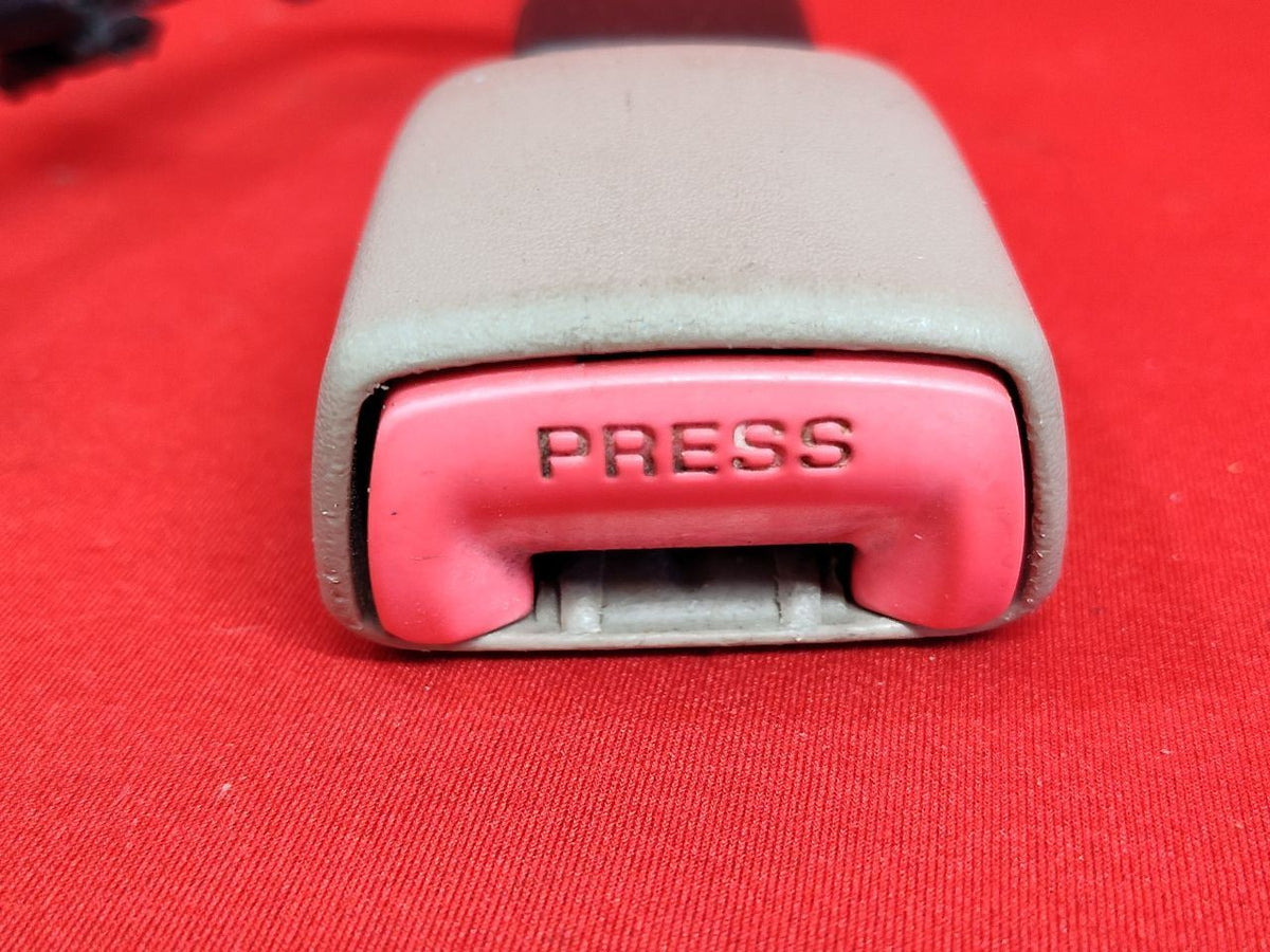 2006-2012 Toyota Rav4 Japan Built FRONT LEFT DRIVER Seat Belt Buckle Tongue