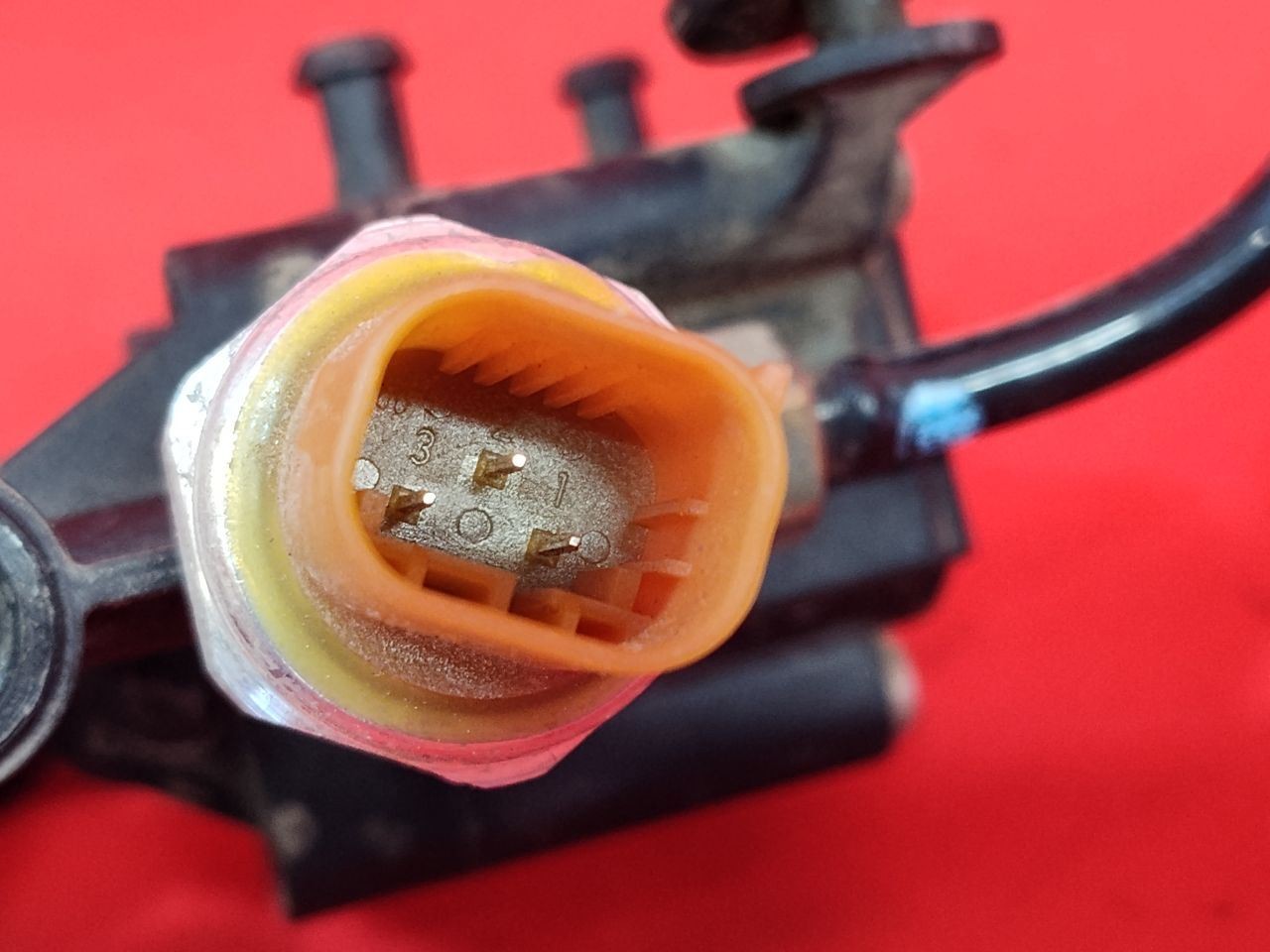 2005-2016 Land Rover 06-13 Range Rover Air Ride Suspension Relief Block Valve