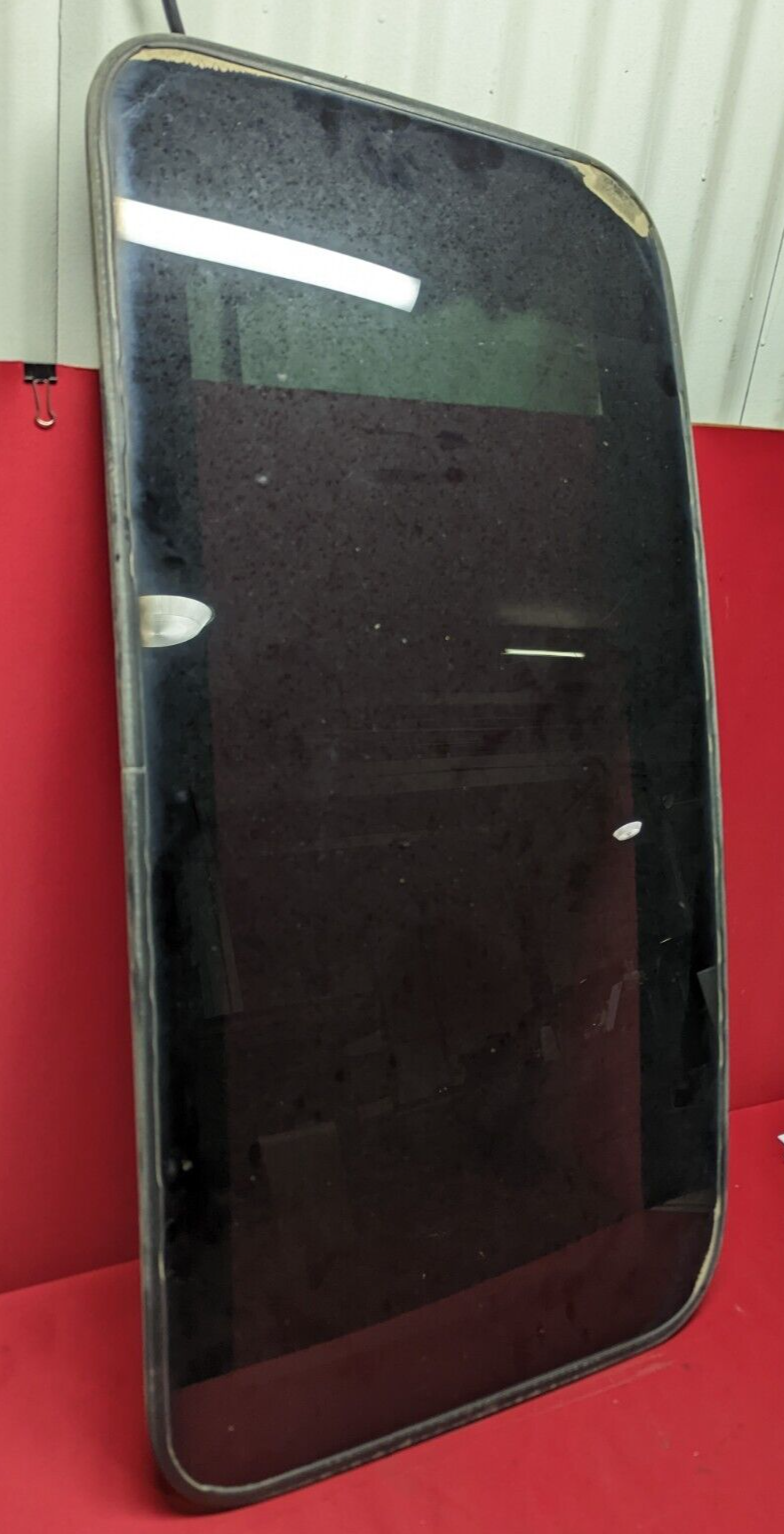 2007 - 2014 Tahoe Escalade Yukon - Sunroof / Moonroof Tinted Glass - 22815953