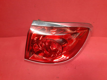 2008 - 2012 Buick Enclave RIGHT PASSENGER Outer Tail Light Lamp on Body 25954942