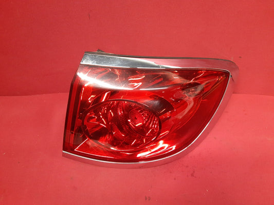 2008 - 2012 Buick Enclave RIGHT PASSENGER Outer Tail Light Lamp on Body 25954942