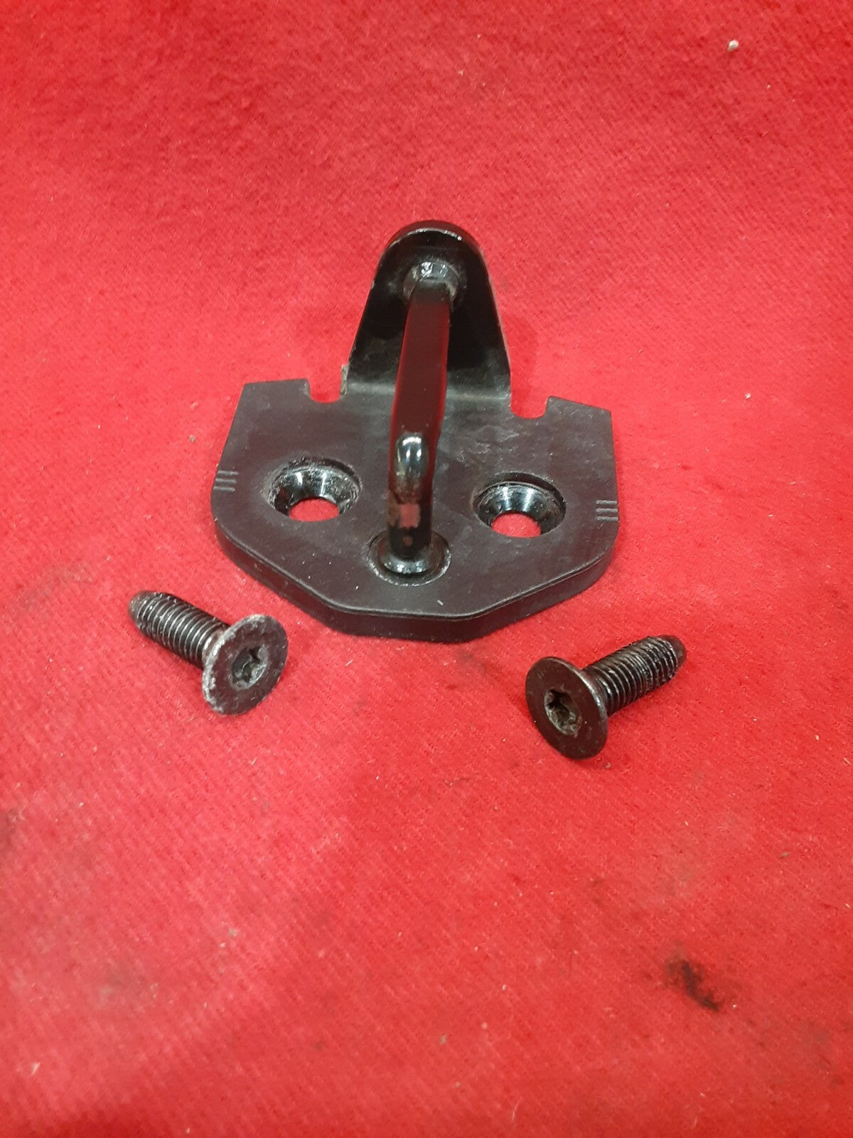 2012 Volvo c30 Front Door Latch Striker Plate w/ Bolts 30699650