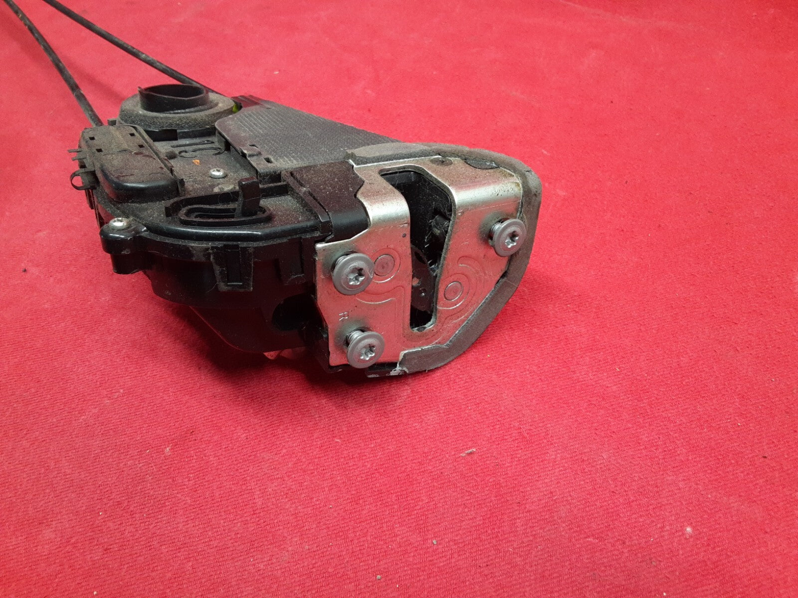 2004 - 2009 Toyota Prius RIGHT PASSENGER REAR Door Latch Lock Actuator w/ Handle