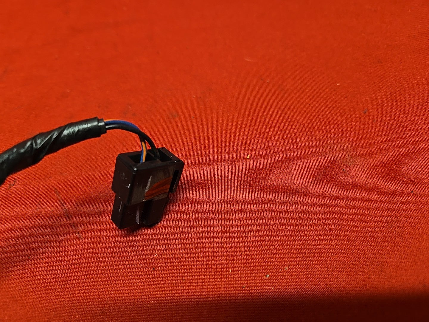 2009-2015 Kia Sorento Petrol Gas Fuel Filler Door Latch Release Actuator PIGTAIL