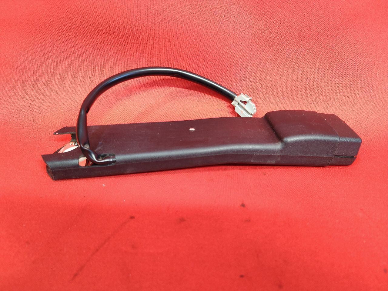 2013-2018 Dodge Ram Pickup FRONT Left -or- Right Seat Belt Buckle Tongue Black