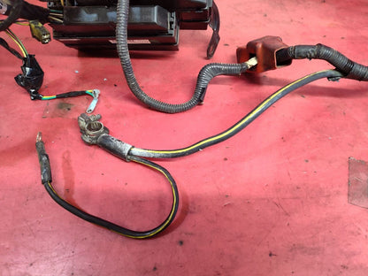 02-04 Subaru Outback Legacy 03-05 Baja 2.5L A/T Engine Fuse Box + Harness Cables