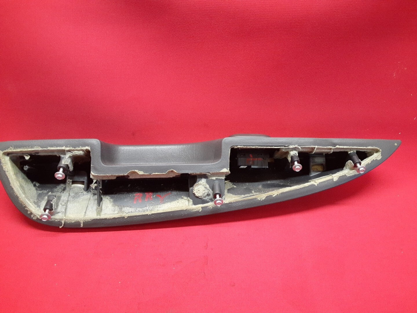 2002 2003 2004 Chevrolet Trailblazer Rear Right Door Arm Rest Gray 15155363