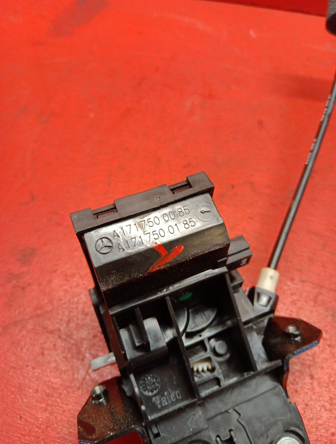 2003-2011 Mercedes-Benz C230 Multi Vehicle Trunk Latch Lock  171-750-00-85