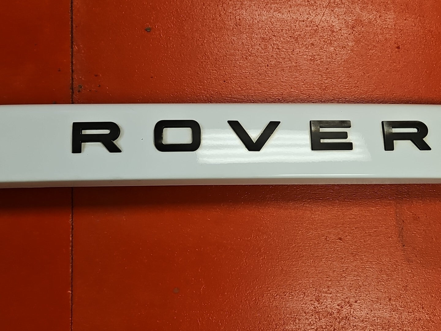 2010 - 2013 Range Rover Sport Liftgate Hatch Lower Trim Bar Molding FUJI WHITE