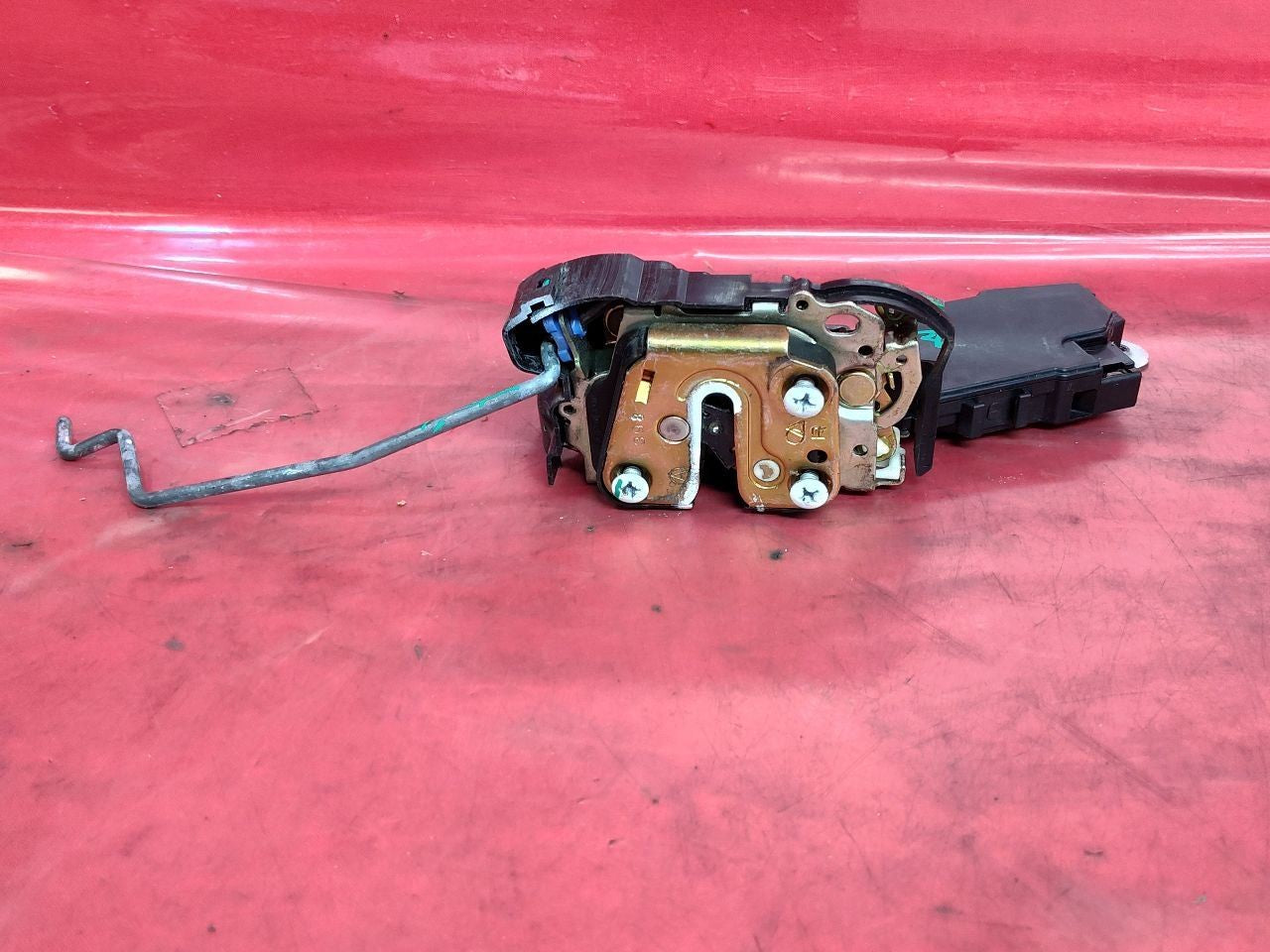 2000-2006 Subaru Wagon FRONT RIGHT PASSENGER Door Latch Power Lock Actuator 139k