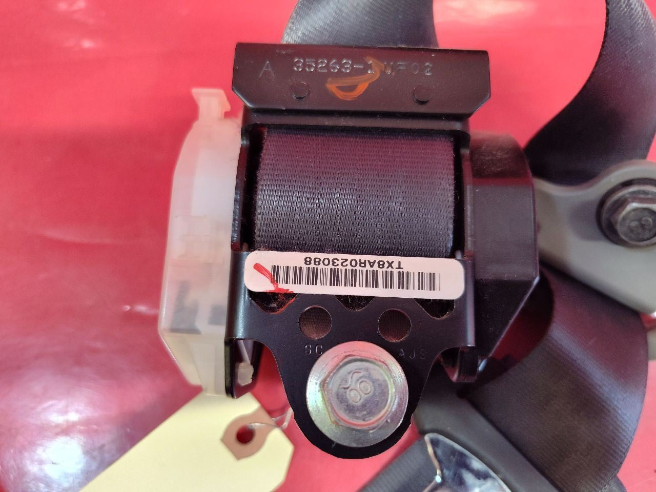 2009-2011 Honda Pilot 2ND SECOND Row Left -or- Right Seat Belt Retractor Qty: 1