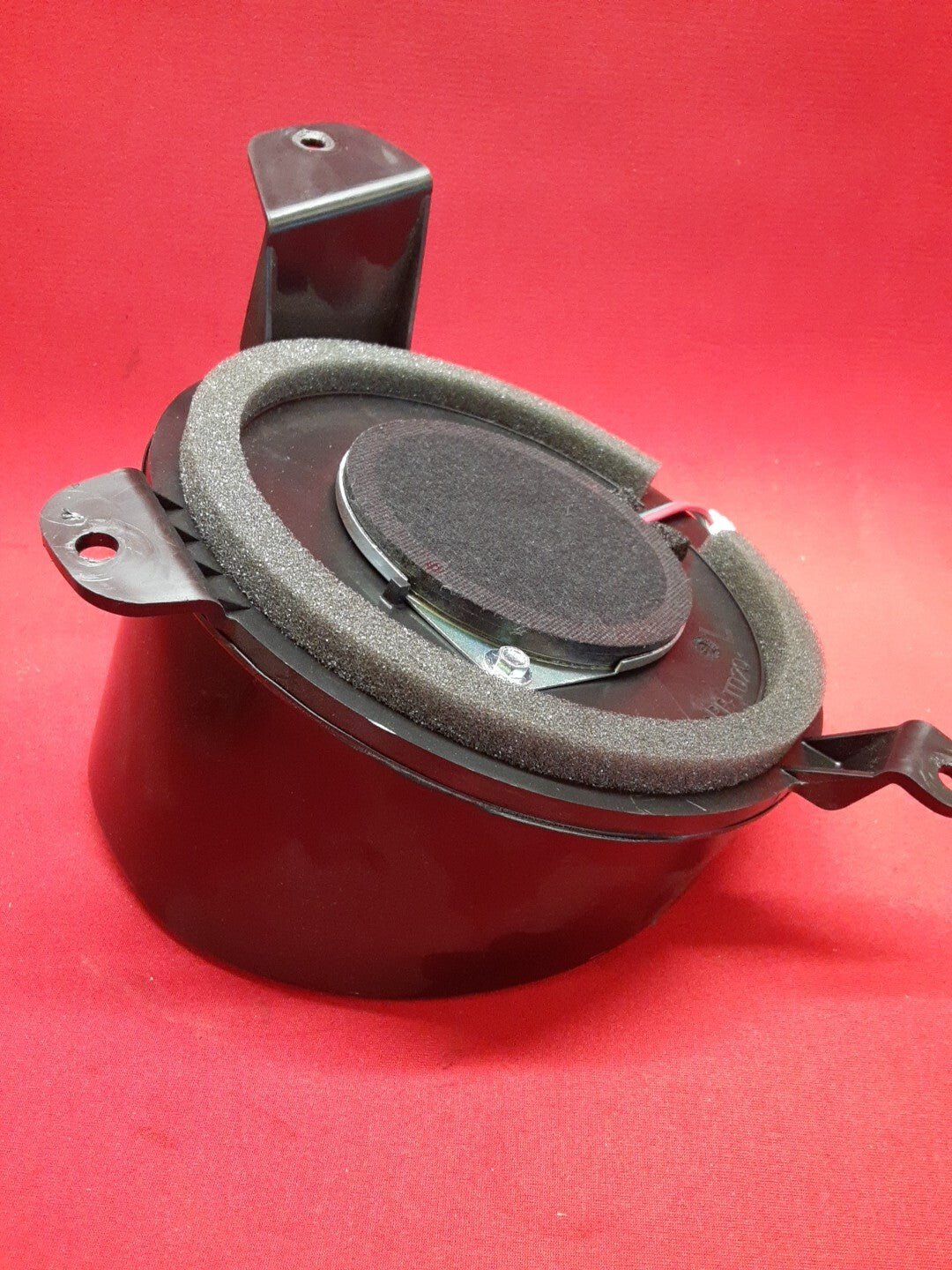 2013 -2019 Fiat 500 / Fiat 500e Rear Left Quarter Panel Speaker 5091811AA