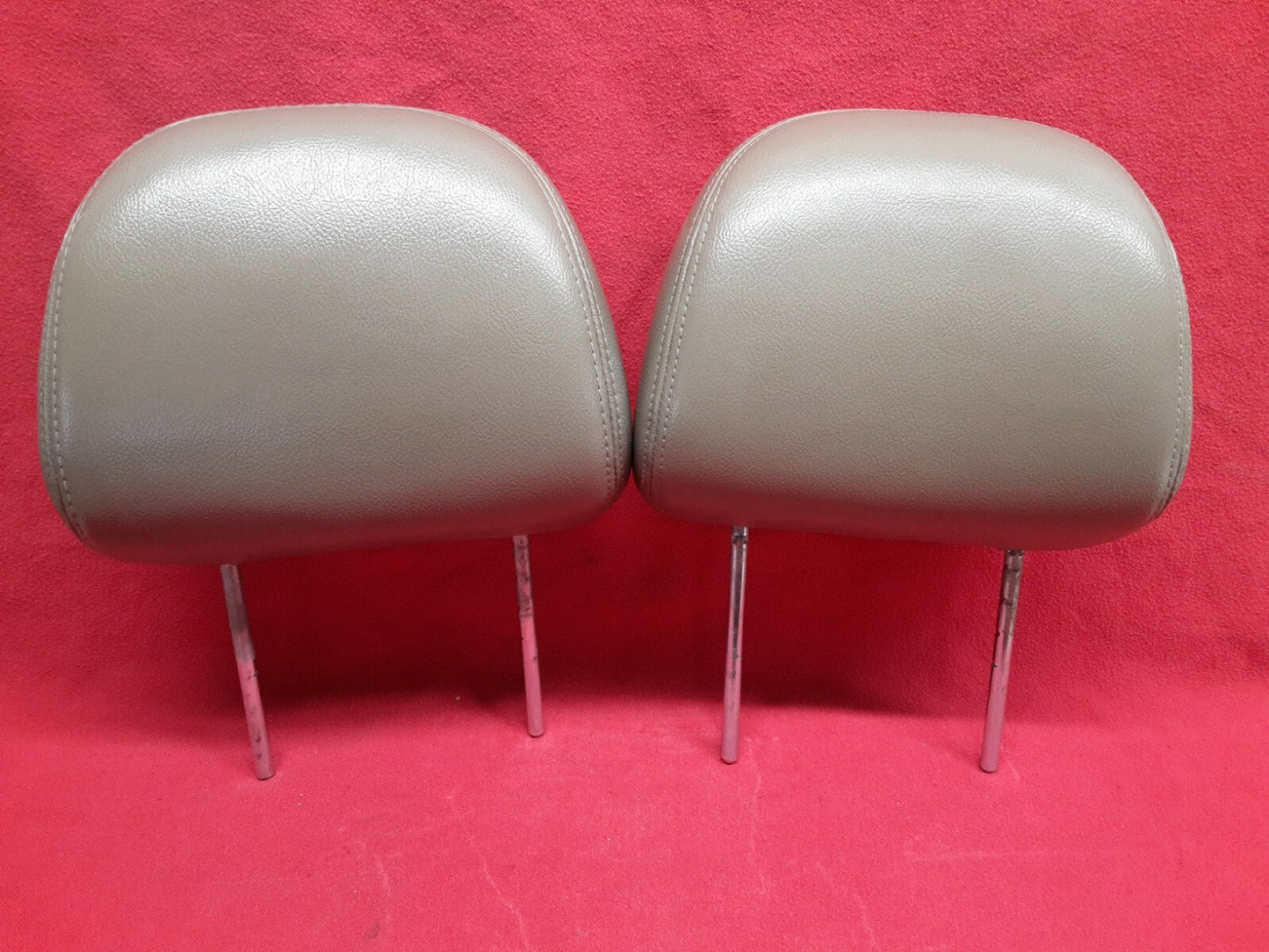 2003 2004 Ford Escape Limited XLS XLT FRONT Left Right Leather Headrest SET