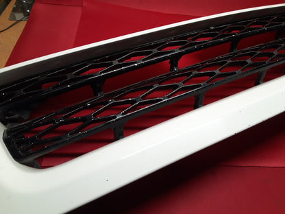 2011 - 2013 Range Rover Sport SUPERCHARGED Front Grille LRC 687 FUJI WHITE