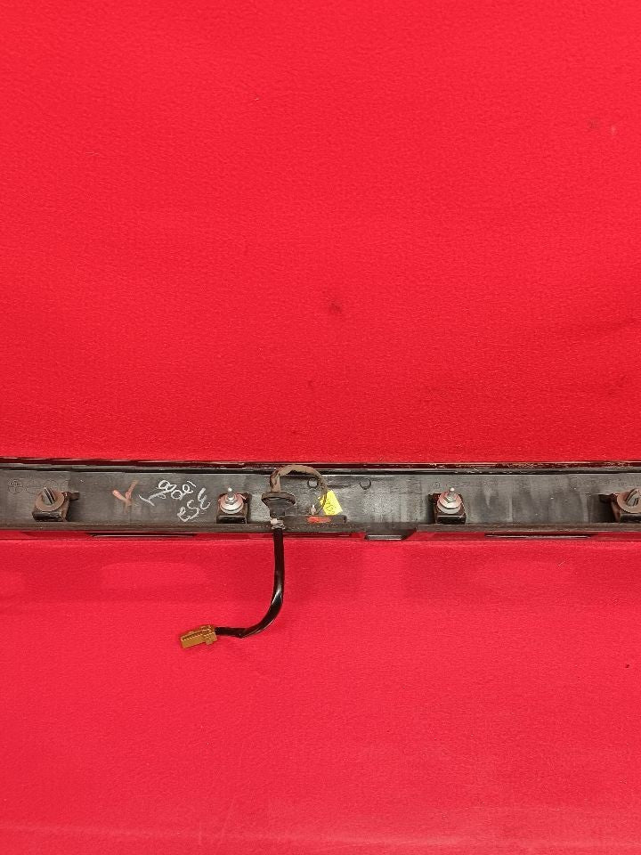 2015-2019 Subaru Legacy Sedan License Lamp Trunk Deck Lid Finish Panel Trim