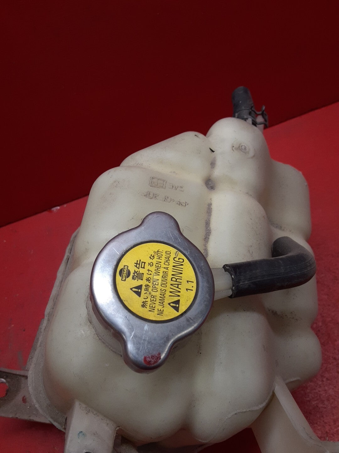 2005 2006 2007 Nissan Pathfinder Coolant Reservoir Tank 21710-EA000