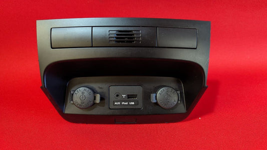 2011 Kia Sorento Center Dash Auxiliary USB Port Dual 12v Plug Trim Bezel Black