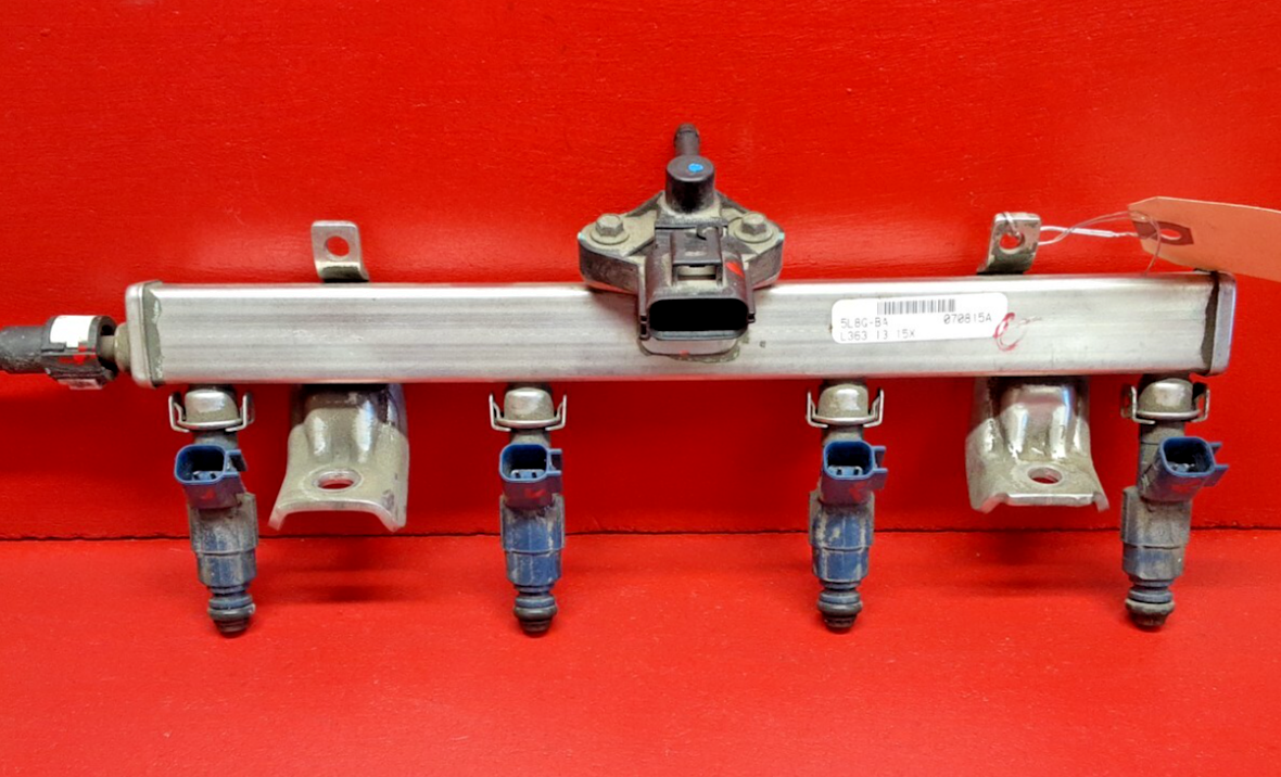 2008 Ford Escape Mercury Mariner 2.3L Fuel Injector Rail Supply w/ Injectors