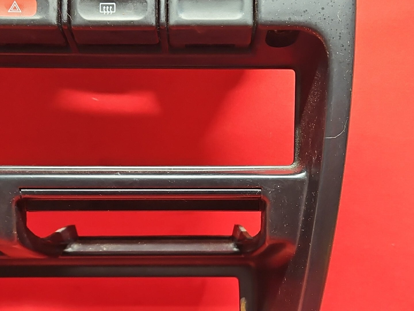 94-95 Nissan Pathfinder 95-97 Pickup Center Dash Radio Bezel Trim Air Vent Panel