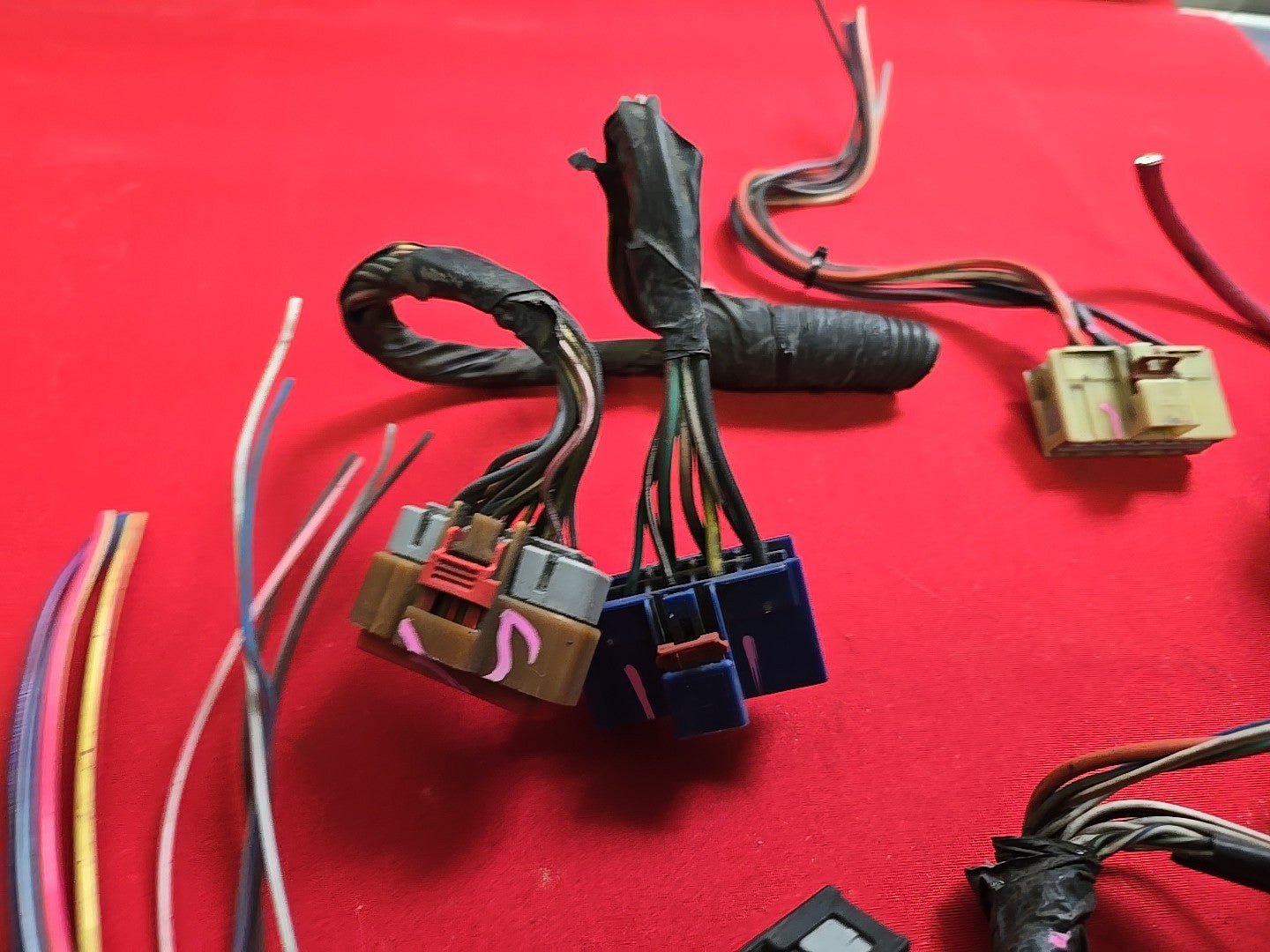 2006 2007 Chrysler Town & Country TIPM Module Fuse Box - PIGTAIL WIRES ONLY