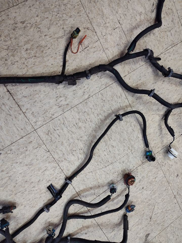 2003-2006 Chevy GMC Cadillac 4WD A/T Headlamp Wiring Harness - *broken sockets*