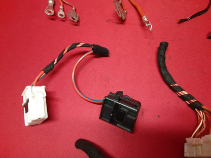 2003 - 2005 Range Rover HSE Passenger Under Dash Fuse Box YQE500050 - PIGTAILS