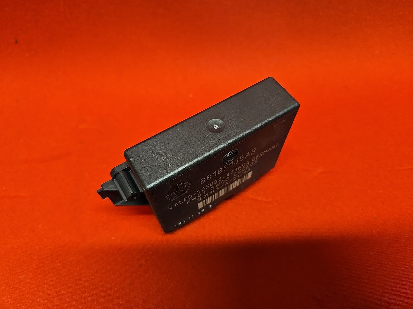 2012 - 2019 Fiat 500 500e Park Assist Aid Sensor Control Module 68185135AB