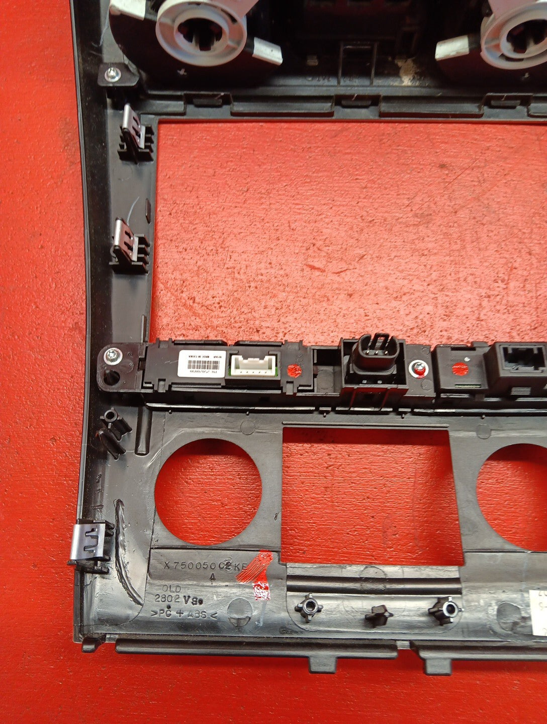 2007-2012 GMC Acadia Center Dash Climate Trim Bezel W/ Vents 20983357