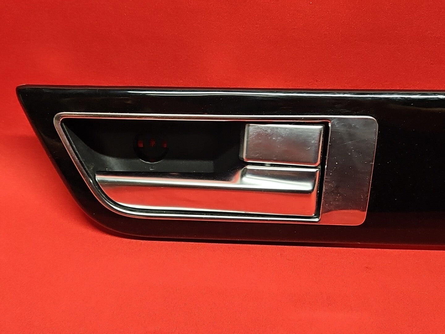 2010 - 2013 Range Rover Sport RIGHT REAR PASSENGER Interior Door Trim w/ Handle