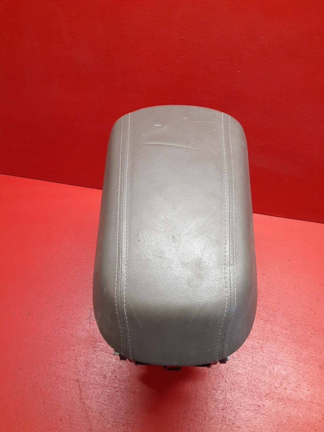2011 2012 2013 Kia Sportage Center Console Bin W/ Armrest 846603W000GAH