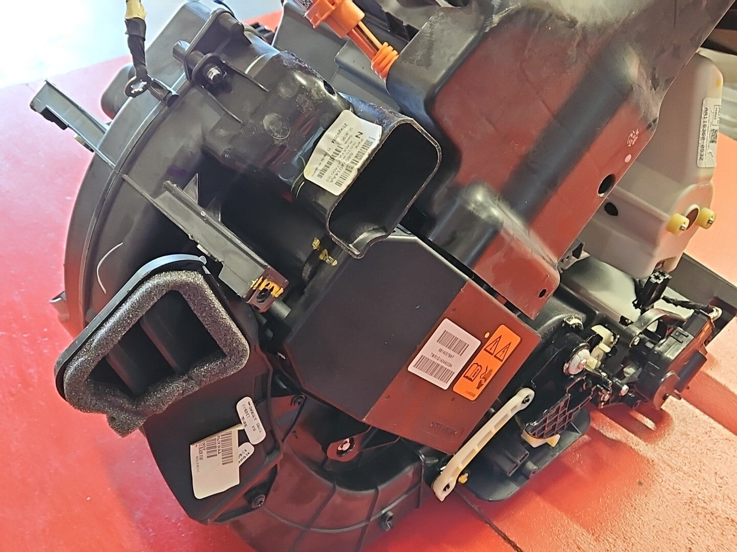 2013 - 2018 Fiat 500E ELECTRIC ONLY - HVAC Housing / Box / A/C Heater Blower