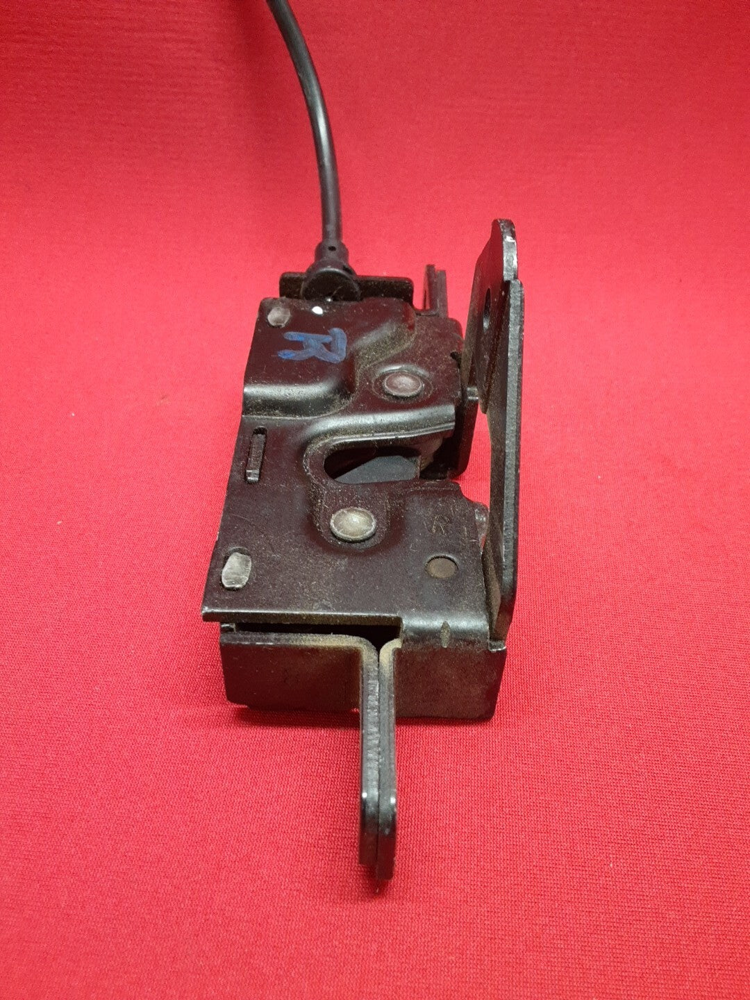 2000-2006 BMW X5 Rear Right Lower Trunk Lock Latch Actuator 51-24-8-408-964