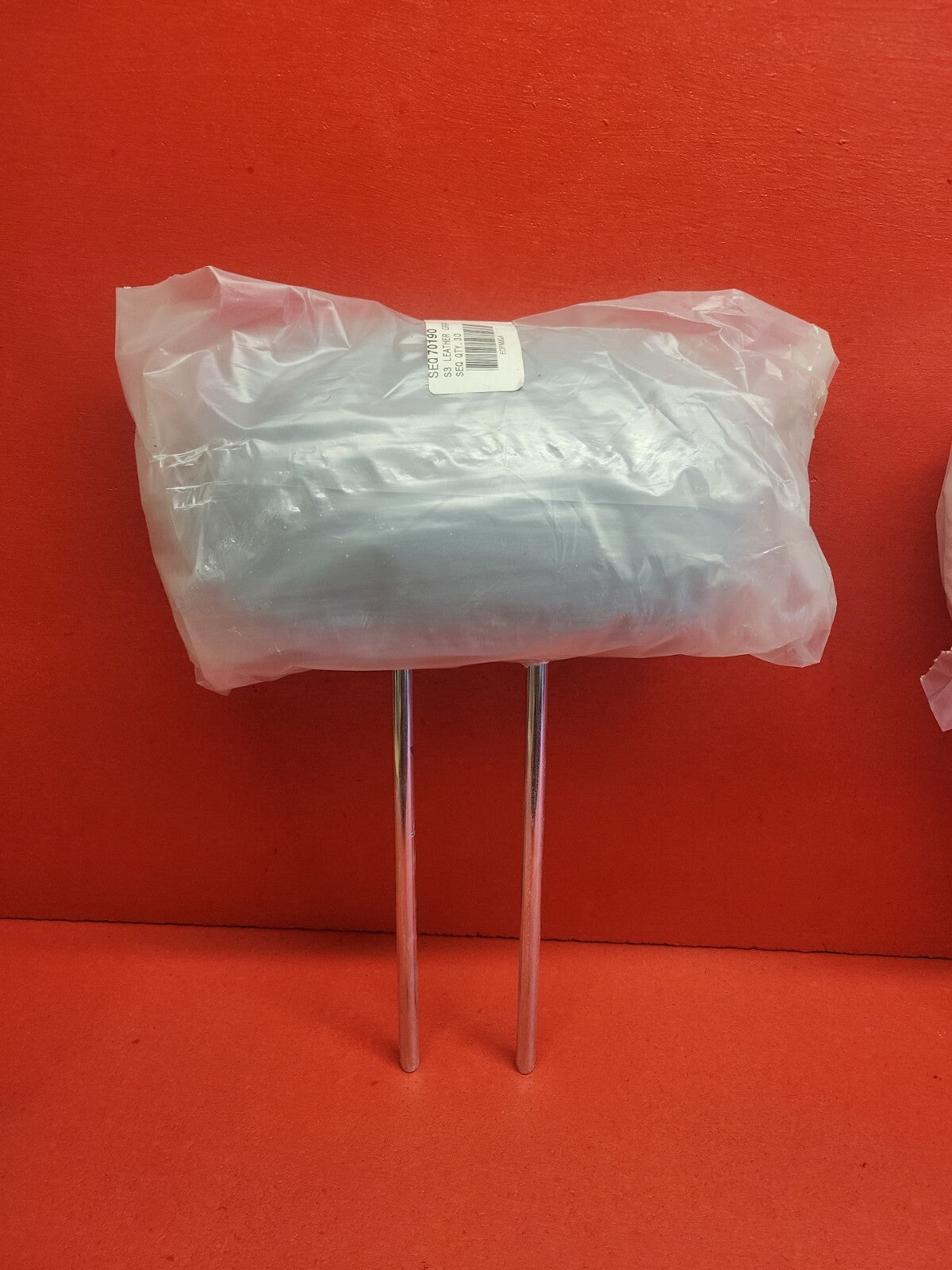 2004 2005 2006 Acura MDX Rear Headrest Gray Leather NEW