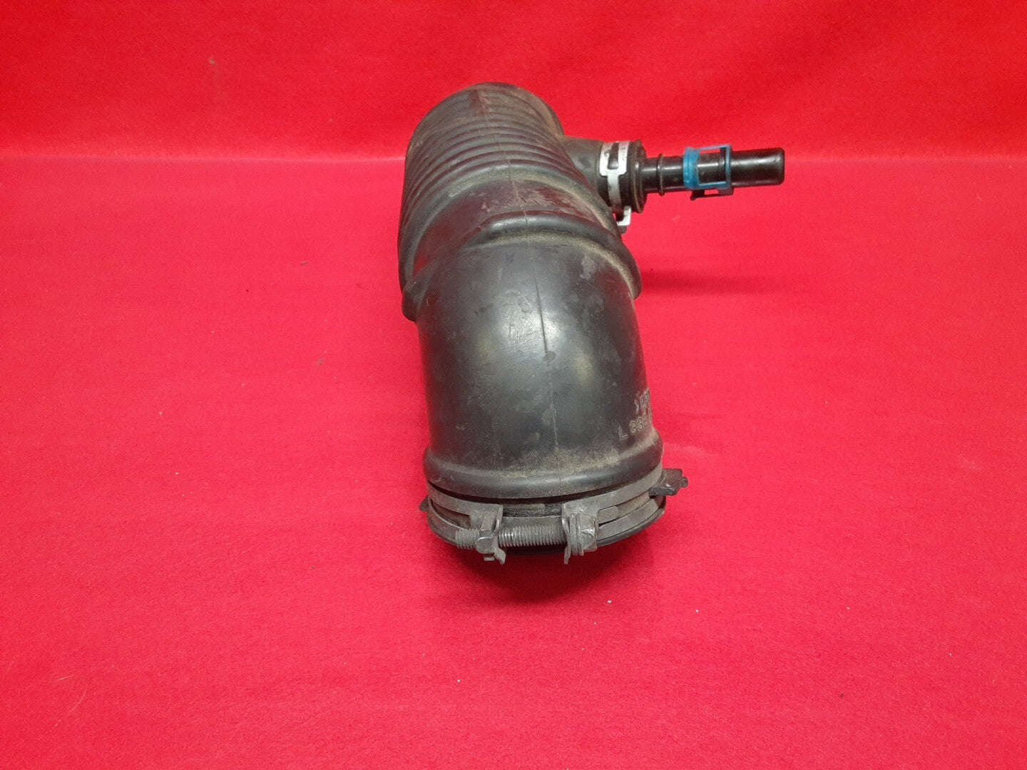 2007 - 2012 Mazda CX-7 2.3L Air Hose Pipe L33E13220