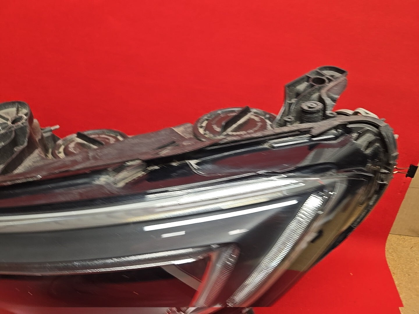 18-20 Buick Regal Sportback Tourx LEFT DRIVER Headlight HALOGEN - MNT TABS GOOD