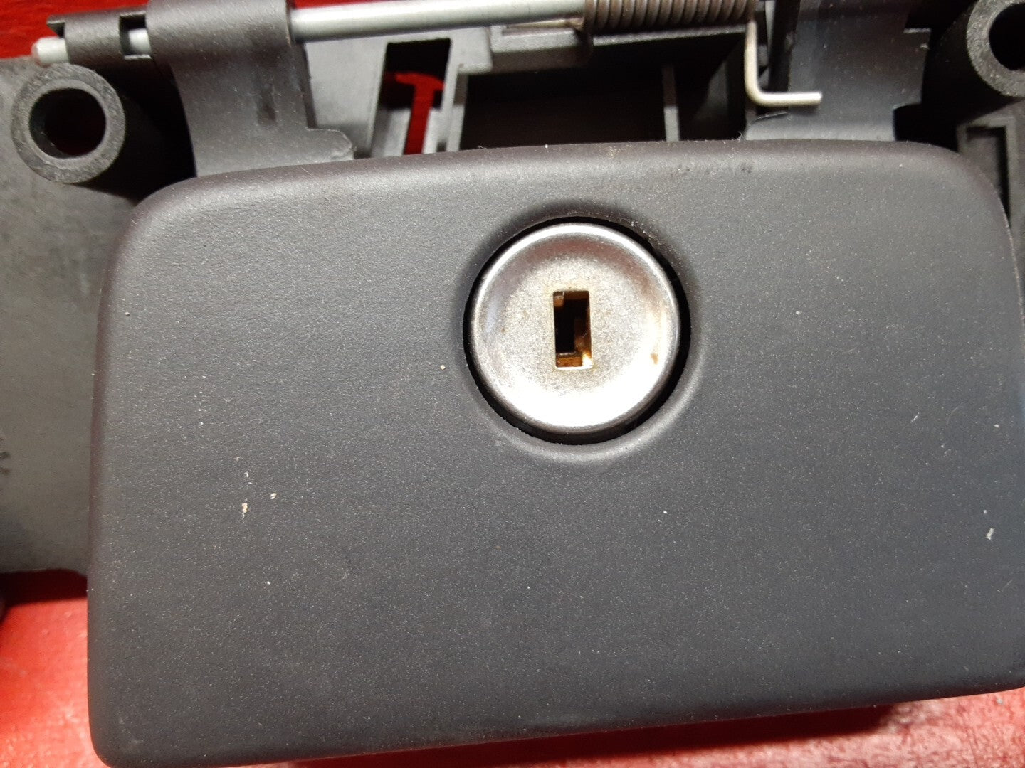 2007 Volvo V50 Glove Box Storage Container Lock Assembly