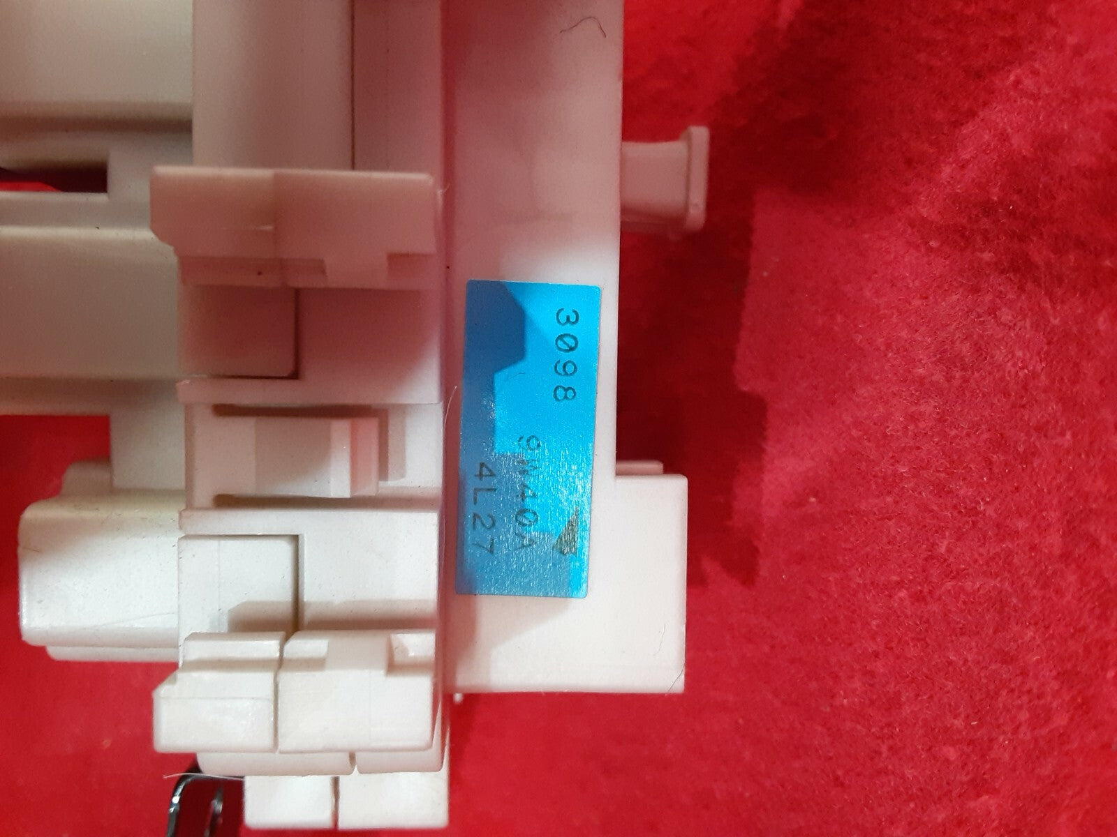 2004 - 2006 Nissan Maxima Fuse Block / Box - Junction - 24350-7Y005